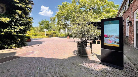 Outdoor displays en outdoor kiosken keuzehulp voor buitengebruik - Digitale Infozuil